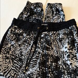 Black & White Patterned womens Jogger Pants